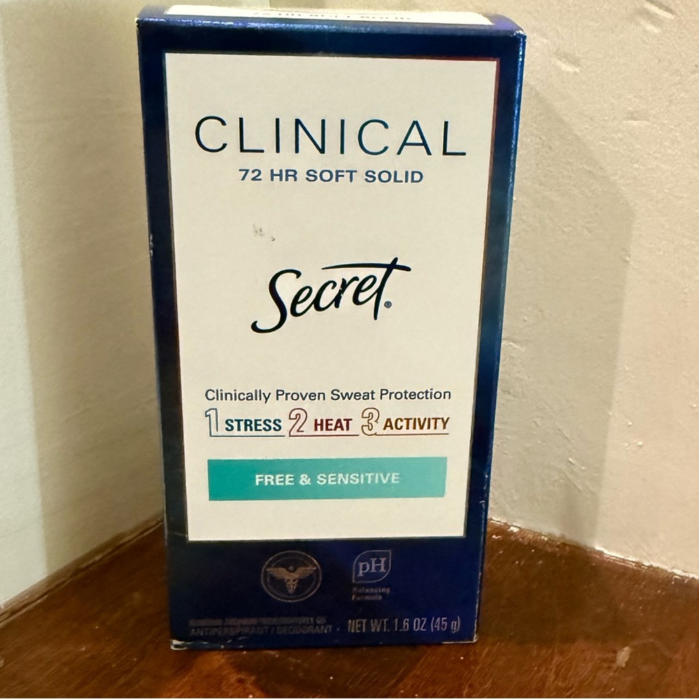 NWT Clinical 72 HR Soft Solid Deodorant Free and Sensitive